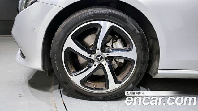 Clasa E E250 Avantgarde