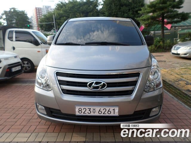 Grand Starex Van 5 locuri
