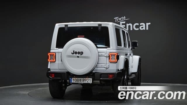 (JL) 2.0 Overland 4-door