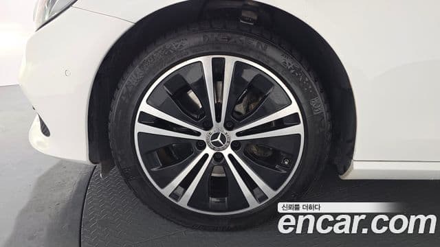 Clasa E E220d Avantgarde