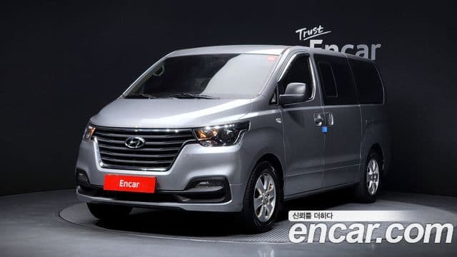 Grand Starex Wagon 12 locuri