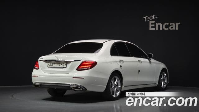 Clasa E E200 Avantgarde