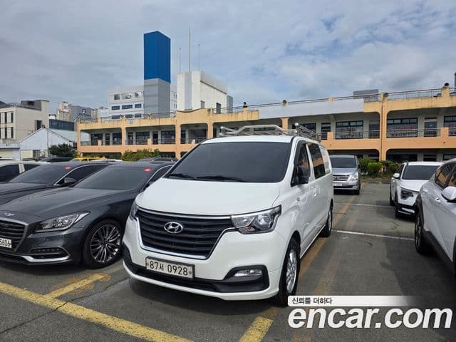 Grand Starex Van 5 locuri