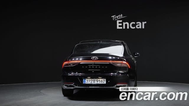 Grandeur 3.0 LPi (Rent-a-car)