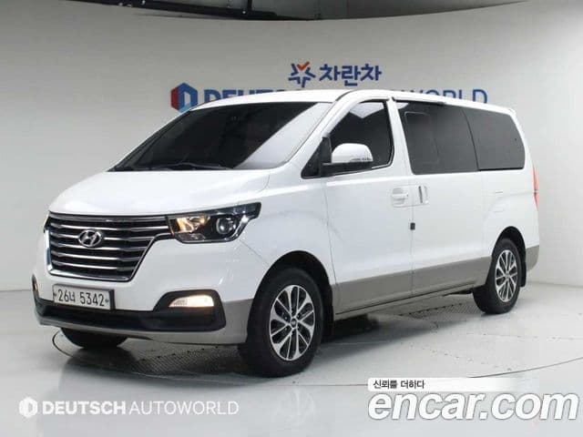 Grand Starex 4WD Urban 9 locuri