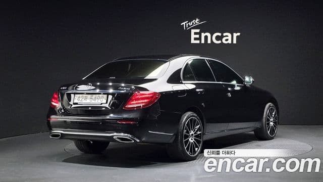 Clasa E E300 4MATIC Exclusive