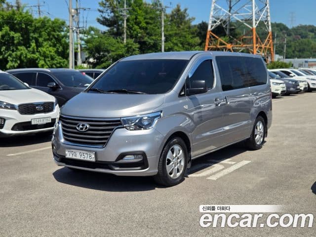 Grand Starex Wagon 12 locuri
