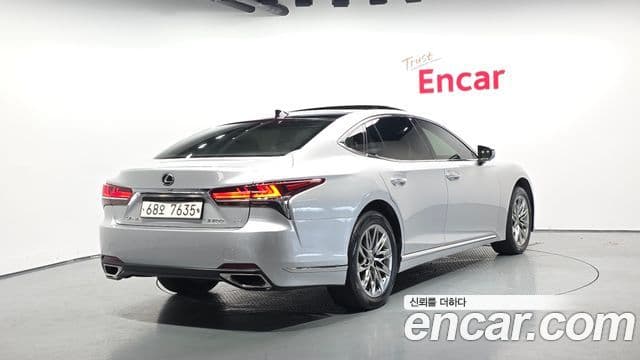 LS500 5 3.5 Luxury AWD