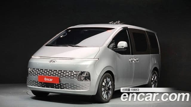 Staria L3.5 Cargo 3 locuri