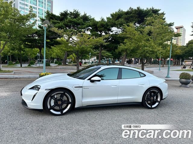 Taycan 4S