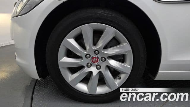 XF 20d Prestige AWD