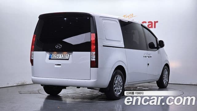 Staria Cargo 5 locuri