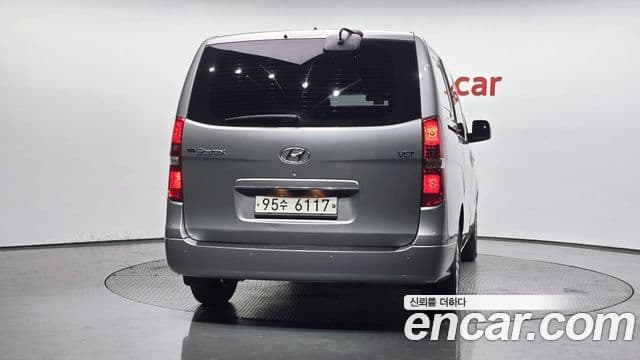 Grand Starex Van 5 locuri