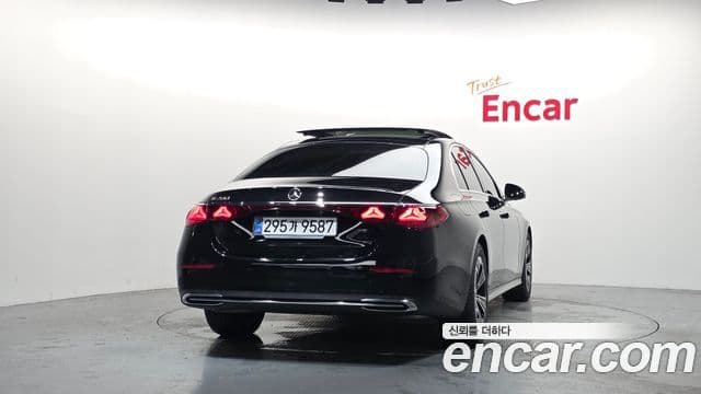 Clasa E E200 Avantgarde