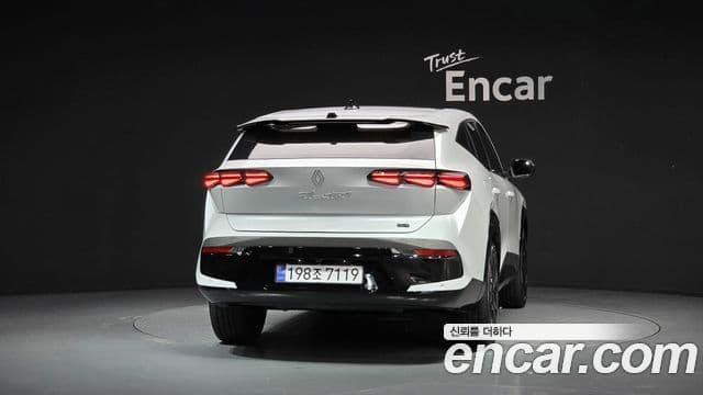 1.5 E-TECH Iconic 2WD