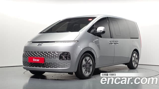 Staria 4WD Tourer 11 locuri