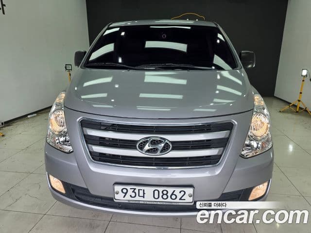 Grand Starex 5 locuri Van
