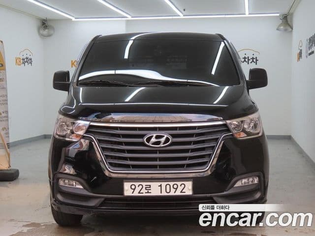 Grand Starex Van 3 locuri
