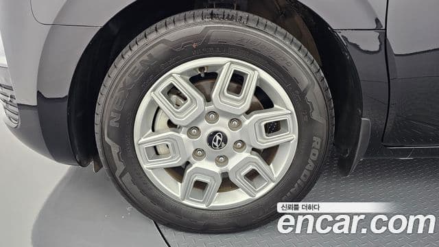 Staria Cargo 5 locuri