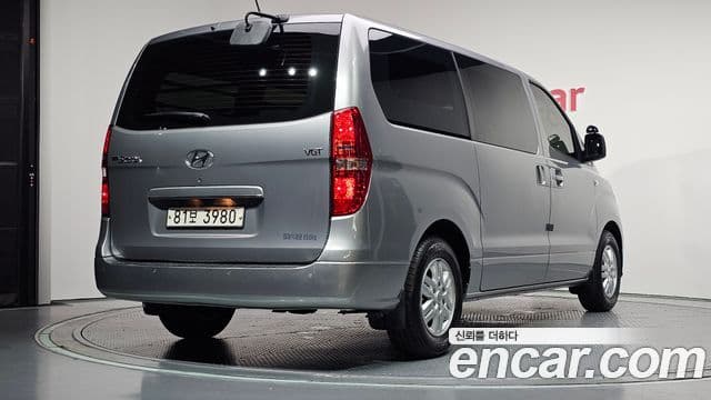 Grand Starex Van 3 locuri