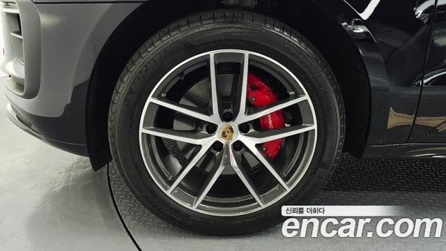 Macan 2.9 S