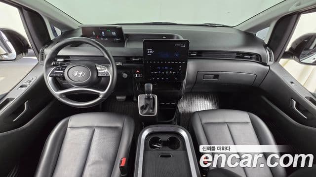 Staria L3.5 Cargo 5 locuri