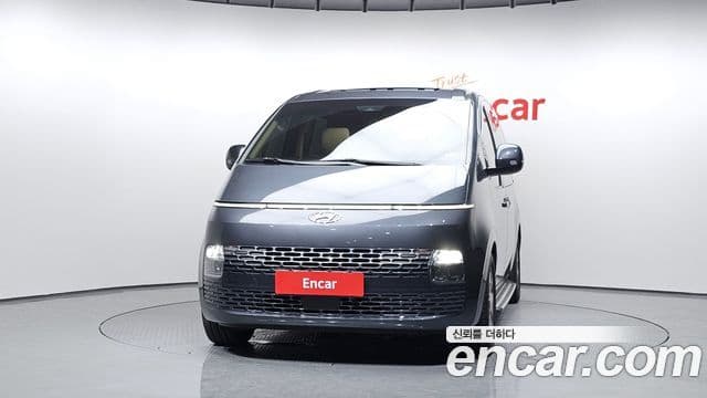 Staria 4WD Tourer 9 locuri