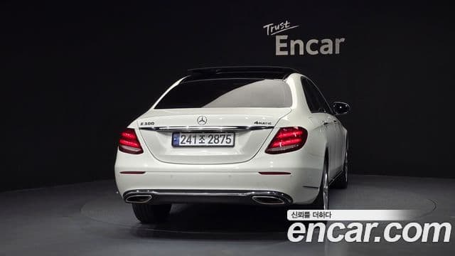 Clasa E E300 4MATIC Exclusive
