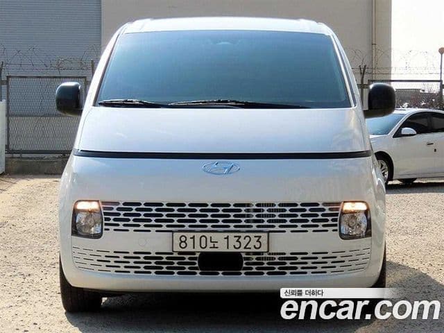 Staria Cargo 5 locuri