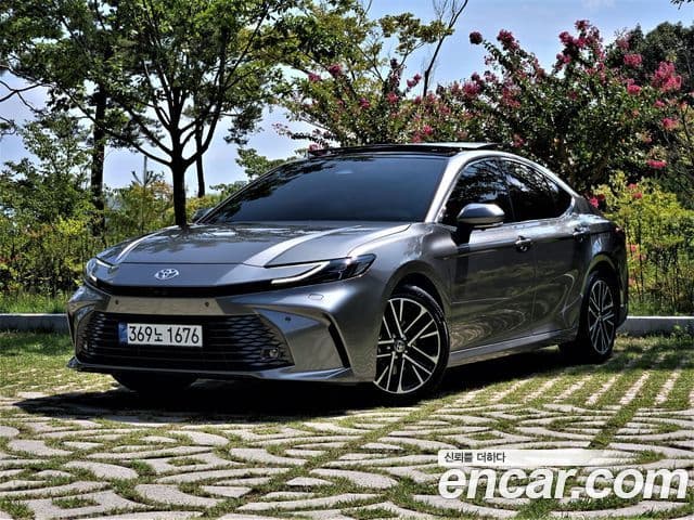 2.5 XLE Premium Hybrid