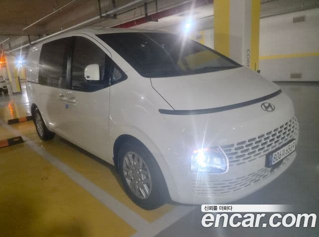 Staria Cargo 5 locuri