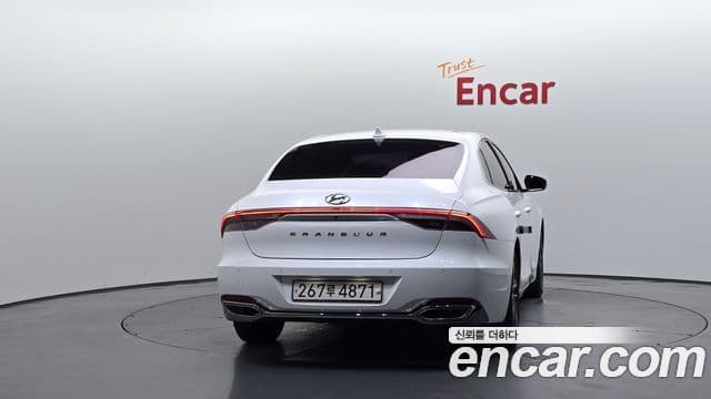 Grandeur 3.0 LPi (Rent-a-car)