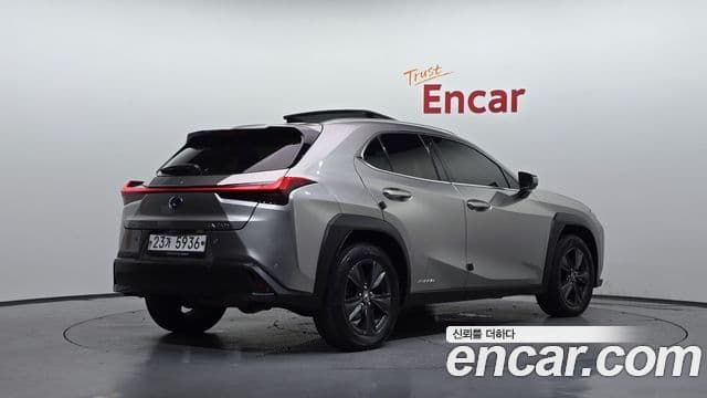 UX250h 2.0 2WD
