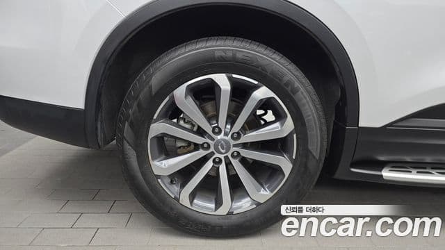 QM6 2.0 LPe RE 2WD