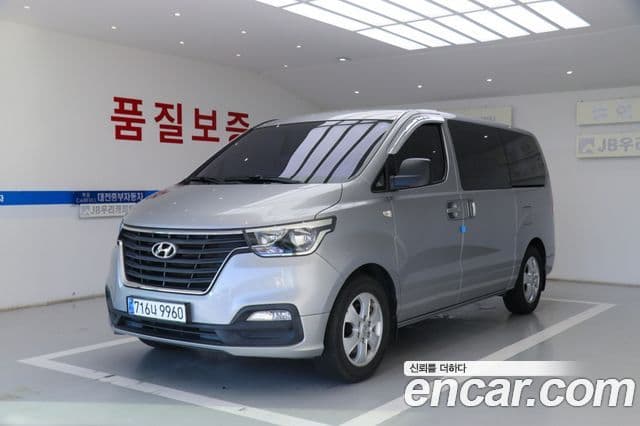 Grand Starex Wagon 12 locuri