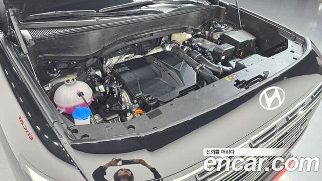 (LX3) Benzină 2.5T 4WD 7 locuri