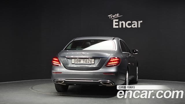 Clasa E E200 Avantgarde
