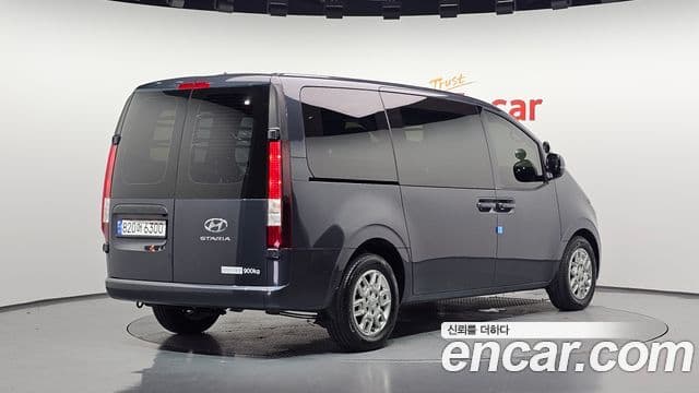 Staria L3.5 Cargo 3 locuri