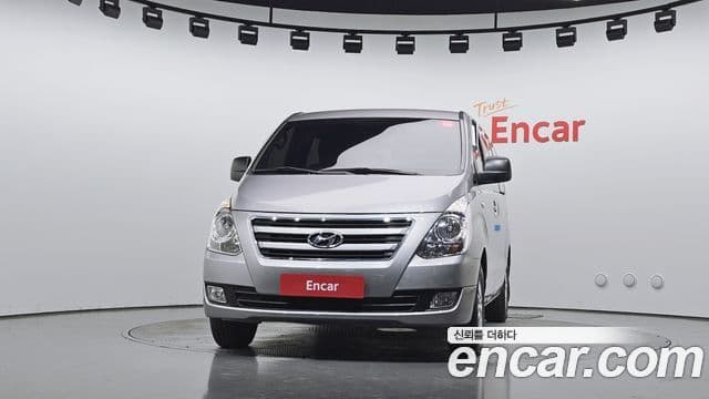 Grand Starex 11 locuri Wagon
