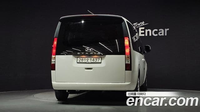 Staria Tourer 9 locuri