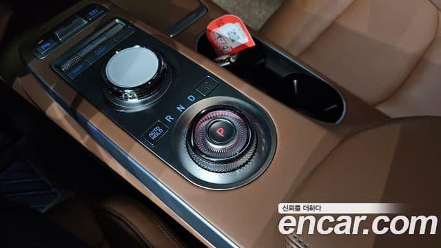 GV70 2.5T Benzină AWD