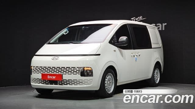 Staria Cargo 5 locuri