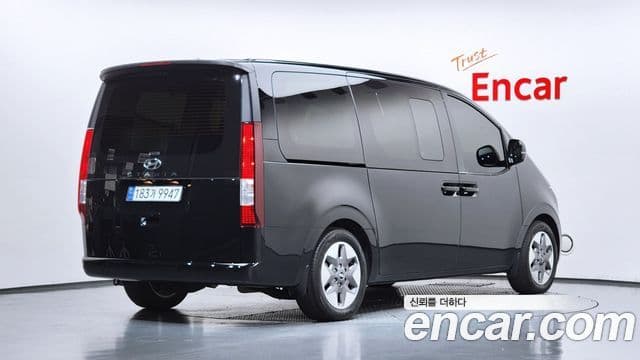 Staria L3.5 Tourer 9 locuri