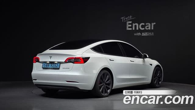 3 Long Range AWD