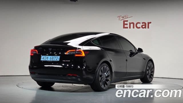 3 Performance AWD
