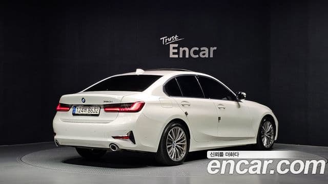 Seria 3 320i Luxury