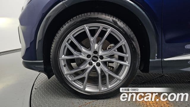 Q4 e- 45 Premium