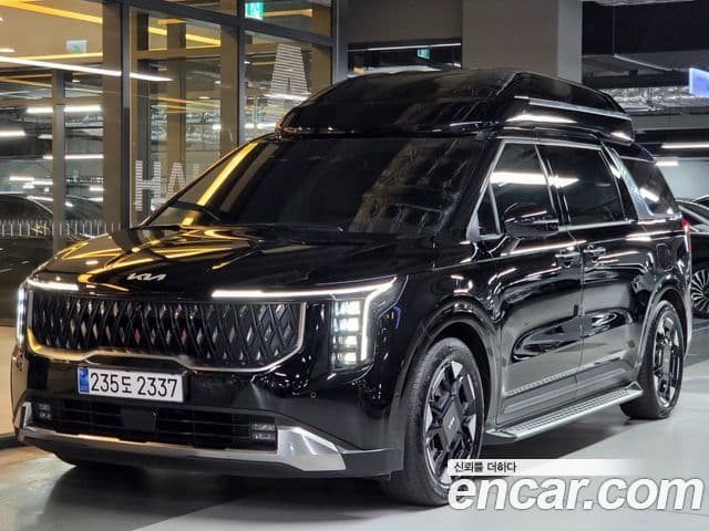 Carnival Benzină 7 locuri Hi-Limousine