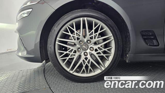 G70 Benzină 2.0T 4WD