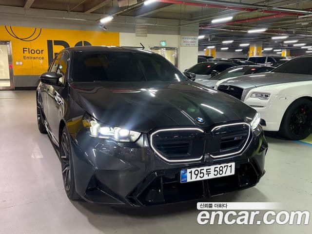 M5 M5 Sedan